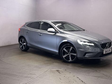 Volvo V40 2.0 T2 R-Design Edition Hatchback 5dr Petrol Manual Euro 6 (s/s) (122 ps)