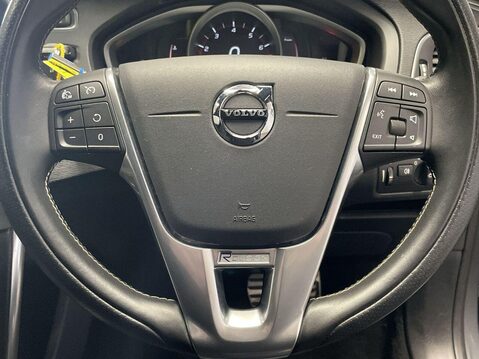 Volvo V40 2.0 T2 R-Design Edition Hatchback 5dr Petrol Manual Euro 6 (s/s) (122 ps) 21