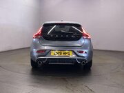 Volvo V40 2.0 T2 R-Design Edition Hatchback 5dr Petrol Manual Euro 6 (s/s) (122 ps) 7