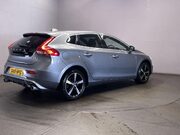 Volvo V40 2.0 T2 R-Design Edition Hatchback 5dr Petrol Manual Euro 6 (s/s) (122 ps) 8