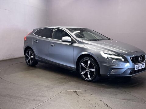 Volvo V40 2.0 T2 R-Design Edition Hatchback 5dr Petrol Manual Euro 6 (s/s) (122 ps) 2