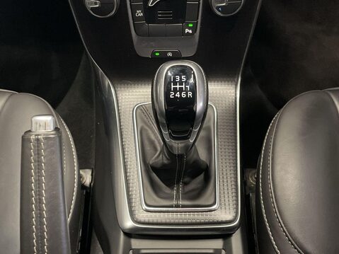 Volvo V40 2.0 T2 R-Design Edition Hatchback 5dr Petrol Manual Euro 6 (s/s) (122 ps) 20