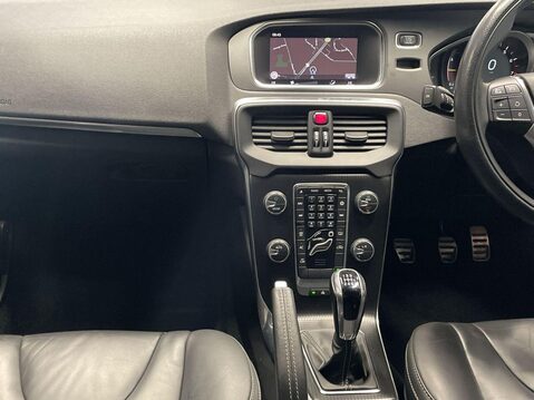 Volvo V40 2.0 T2 R-Design Edition Hatchback 5dr Petrol Manual Euro 6 (s/s) (122 ps) 16