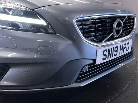 Volvo V40 2.0 T2 R-Design Edition Hatchback 5dr Petrol Manual Euro 6 (s/s) (122 ps) 11