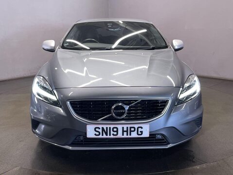 Volvo V40 2.0 T2 R-Design Edition Hatchback 5dr Petrol Manual Euro 6 (s/s) (122 ps) 10
