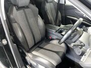 Peugeot 3008 1.2 PureTech Allure SUV 5dr Petrol Manual Euro 6 (s/s) (130 ps) Service His 39