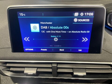 Peugeot 3008 1.2 PureTech Allure SUV 5dr Petrol Manual Euro 6 (s/s) (130 ps) Service His 24