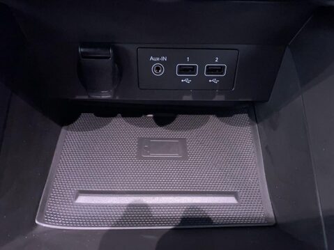 Renault Clio 1.0 TCe RS Line Hatchback 5dr Petrol Manual Euro 6 (s/s) (90 ps) Sat Nav - 29