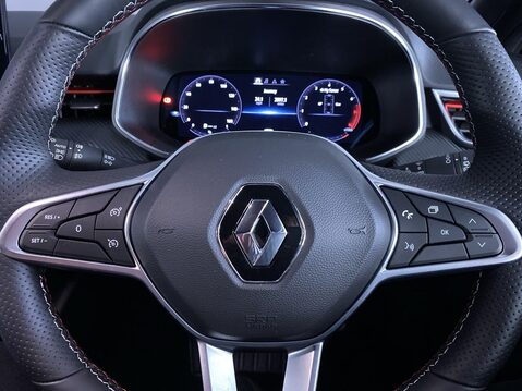 Renault Clio 1.0 TCe RS Line Hatchback 5dr Petrol Manual Euro 6 (s/s) (90 ps) Sat Nav - 22