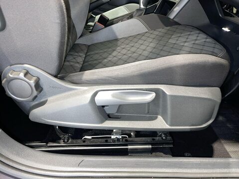 Volkswagen Taigo 1.5 TSI R-Line SUV 5dr Petrol DSG Euro 6 (s/s) (150 ps) 23