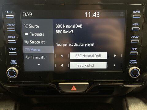 Toyota Yaris 1.5 VVT-h Design Hatchback 5dr Petrol Hybrid E-CVT Euro 6 (s/s) (116 ps) Ai 25