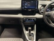 Toyota Yaris 1.5 VVT-h Design Hatchback 5dr Petrol Hybrid E-CVT Euro 6 (s/s) (116 ps) Ai 16