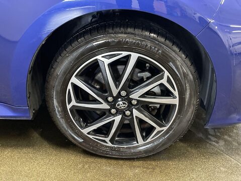 Toyota Yaris 1.5 VVT-h Design Hatchback 5dr Petrol Hybrid E-CVT Euro 6 (s/s) (116 ps) Ai 12