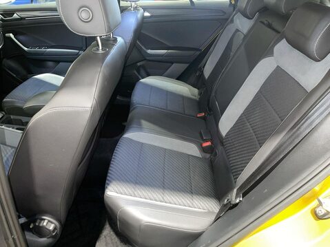 Volkswagen T-Roc 1.5 R-LINE TSI EVO 5d 148 BHP Cruise Control - DAB Radio 17