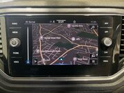 Volkswagen T-Roc 1.5 R-LINE TSI EVO 5d 148 BHP Cruise Control - DAB Radio 18
