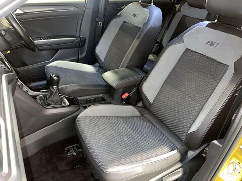 Volkswagen T-Roc 1.5 R-LINE TSI EVO 5d 148 BHP Cruise Control - DAB Radio 16