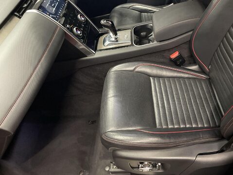 Land Rover Discovery Sport 2.0 D180 MHEV R-Dynamic S SUV 5dr Diesel Auto 4WD Euro 6 (s/s) (180 ps) Pro 17