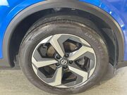 Nissan Qashqai 1.3 DIG-T MHEV N-Connecta SUV 5dr Petrol Hybrid Manual Euro 6 (s/s) (140 ps 11