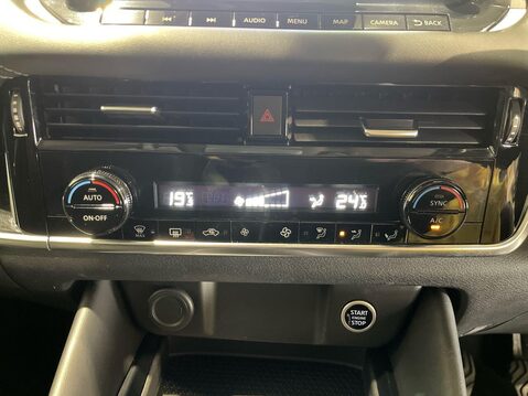 Nissan Qashqai 1.3 DIG-T MHEV N-Connecta SUV 5dr Petrol Hybrid Manual Euro 6 (s/s) (140 ps 27