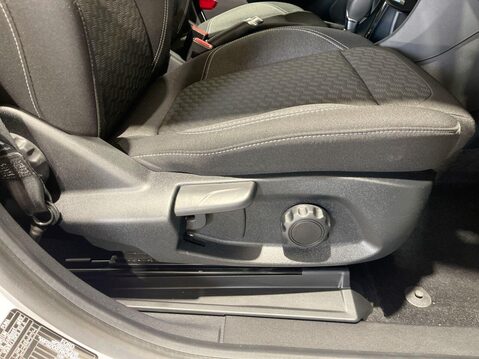 Ford Puma 1.0T EcoBoost MHEV Titanium SUV 5dr Petrol Hybrid DCT Euro 6 (s/s) (125 ps) 21