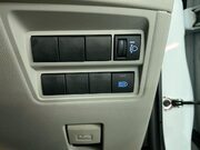 Toyota Yaris 1.5 VVT-h Excel Hatchback 5dr Petrol Hybrid E-CVT Euro 6 (s/s) (116 ps) Air 29