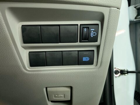 Toyota Yaris 1.5 VVT-h Excel Hatchback 5dr Petrol Hybrid E-CVT Euro 6 (s/s) (116 ps) Air 29