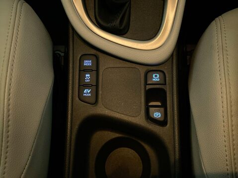 Toyota Yaris 1.5 VVT-h Excel Hatchback 5dr Petrol Hybrid E-CVT Euro 6 (s/s) (116 ps) Air 25