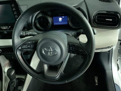 Toyota Yaris 1.5 VVT-h Excel Hatchback 5dr Petrol Hybrid E-CVT Euro 6 (s/s) (116 ps) Air 16