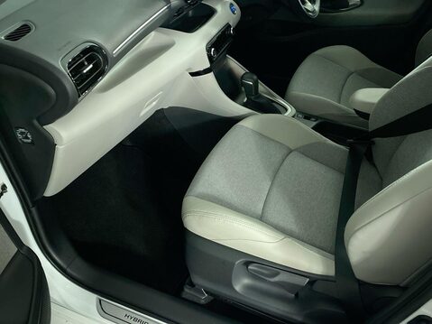 Toyota Yaris 1.5 VVT-h Excel Hatchback 5dr Petrol Hybrid E-CVT Euro 6 (s/s) (116 ps) Air 17