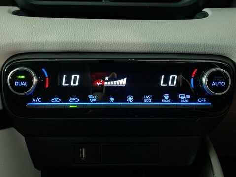 Toyota Yaris 1.5 VVT-h Excel Hatchback 5dr Petrol Hybrid E-CVT Euro 6 (s/s) (116 ps) Air 31