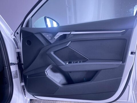 Audi A3 1.5 TFSI 35 S line Sportback 5dr Petrol Manual Euro 6 (s/s) (150 ps) 1 Owne 27