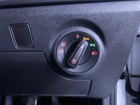 SEAT Ibiza 1.0 TSI XCELLENCE Hatchback 5dr Petrol Manual Euro 6 (s/s) (110 ps) 1 Owner 23