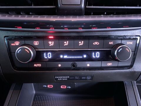 SEAT Ibiza 1.0 TSI XCELLENCE Hatchback 5dr Petrol Manual Euro 6 (s/s) (110 ps) 1 Owner 31