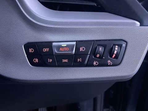 BMW 1 Series 1.5 118i SE (LCP) Hatchback 5dr Petrol DCT Euro 6 (s/s) (136 ps) Air Con - 23