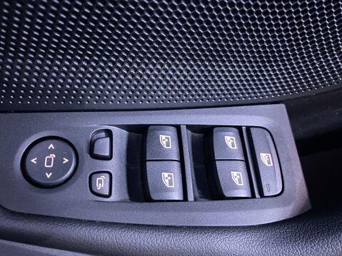 BMW 1 Series 1.5 118i SE (LCP) Hatchback 5dr Petrol DCT Euro 6 (s/s) (136 ps) Air Con - 33