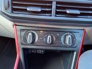 Volkswagen Polo 1.0 beats Hatchback 5dr Petrol Manual Euro 6 (s/s) (65 ps) Parking Sensors 18