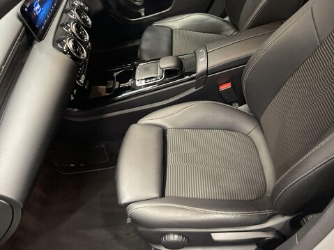 Mercedes-Benz A Class 1.3 A200 Sport (Executive) Hatchback 5dr Petrol 7G-DCT Euro 6 (s/s) (163 ps 17