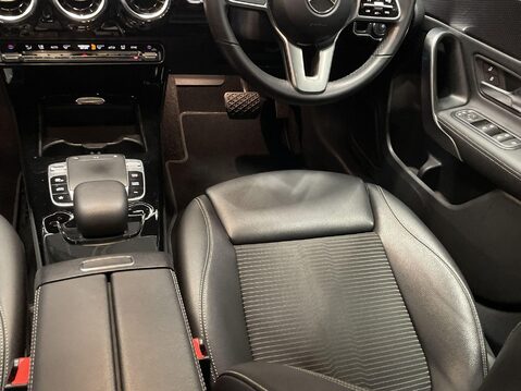 Mercedes-Benz A Class 1.3 A200 Sport (Executive) Hatchback 5dr Petrol 7G-DCT Euro 6 (s/s) (163 ps 15