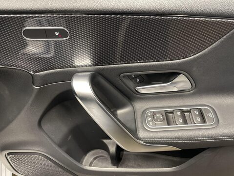 Mercedes-Benz A Class 1.3 A200 Sport (Executive) Hatchback 5dr Petrol 7G-DCT Euro 6 (s/s) (163 ps 25