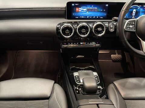 Mercedes-Benz A Class 1.3 A200 Sport (Executive) Hatchback 5dr Petrol 7G-DCT Euro 6 (s/s) (163 ps 16