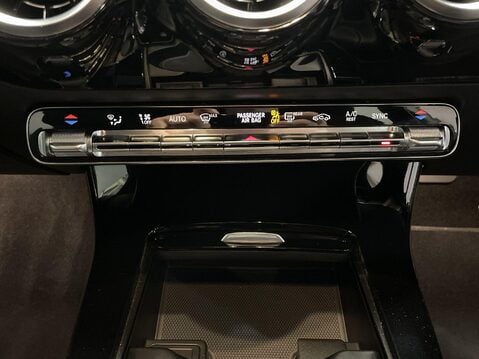 Mercedes-Benz A Class 1.3 A200 Sport (Executive) Hatchback 5dr Petrol 7G-DCT Euro 6 (s/s) (163 ps 28