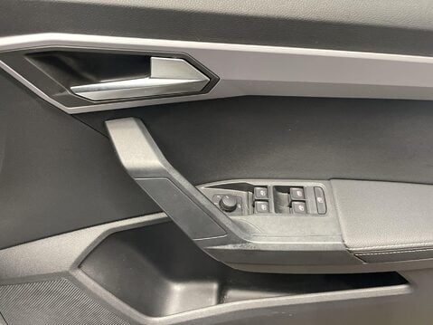 SEAT Ibiza 1.0 TSI XCELLENCE Hatchback 5dr Petrol DSG Euro 6 (s/s) (115 ps) Cruise Co 24