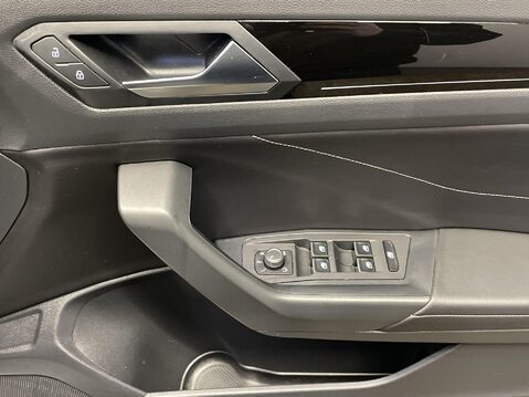 Volkswagen T-Roc 1.5 TSI R-Line SUV 5dr Petrol Manual Euro 6 (s/s) (150 ps) Cruise Control 25