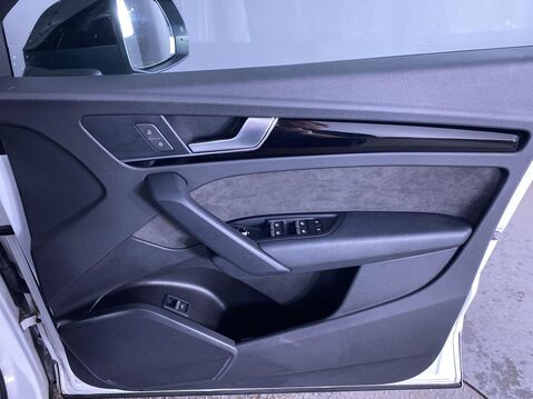 Audi Q5 2.0 TFSI 45 Black Edition SUV 5dr Petrol S Tronic quattro Euro 6 (s/s) (245 27