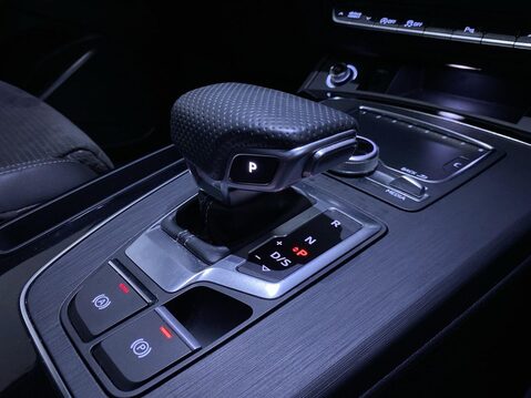 Audi Q5 2.0 TFSI 45 Black Edition SUV 5dr Petrol S Tronic quattro Euro 6 (s/s) (245 21