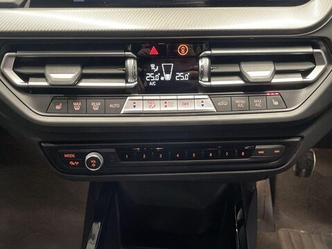 BMW 1 Series 1.5 118i M Sport (LCP) Hatchback 5dr Petrol Manual Euro 6 (s/s) (136 ps) Pa 28