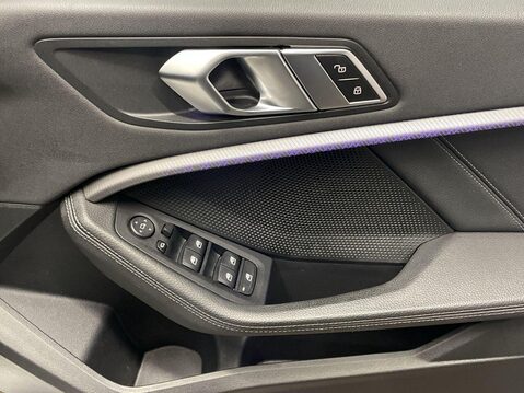 BMW 1 Series 1.5 118i M Sport (LCP) Hatchback 5dr Petrol Manual Euro 6 (s/s) (136 ps) Pa 25