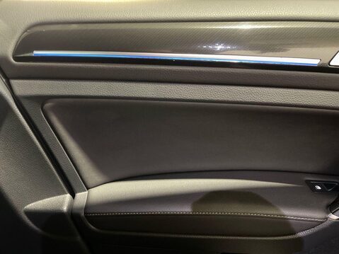 Volkswagen Golf 2.0 TSI R Hatchback 5dr Petrol DSG 4Motion Euro 6 (s/s) (300 ps) Bluetooth 21