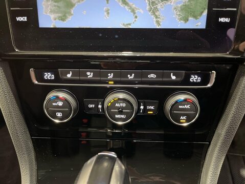 Volkswagen Golf 2.0 TSI R Hatchback 5dr Petrol DSG 4Motion Euro 6 (s/s) (300 ps) Bluetooth 27