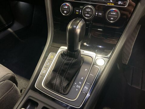 Volkswagen Golf 2.0 TSI R Hatchback 5dr Petrol DSG 4Motion Euro 6 (s/s) (300 ps) Bluetooth 18